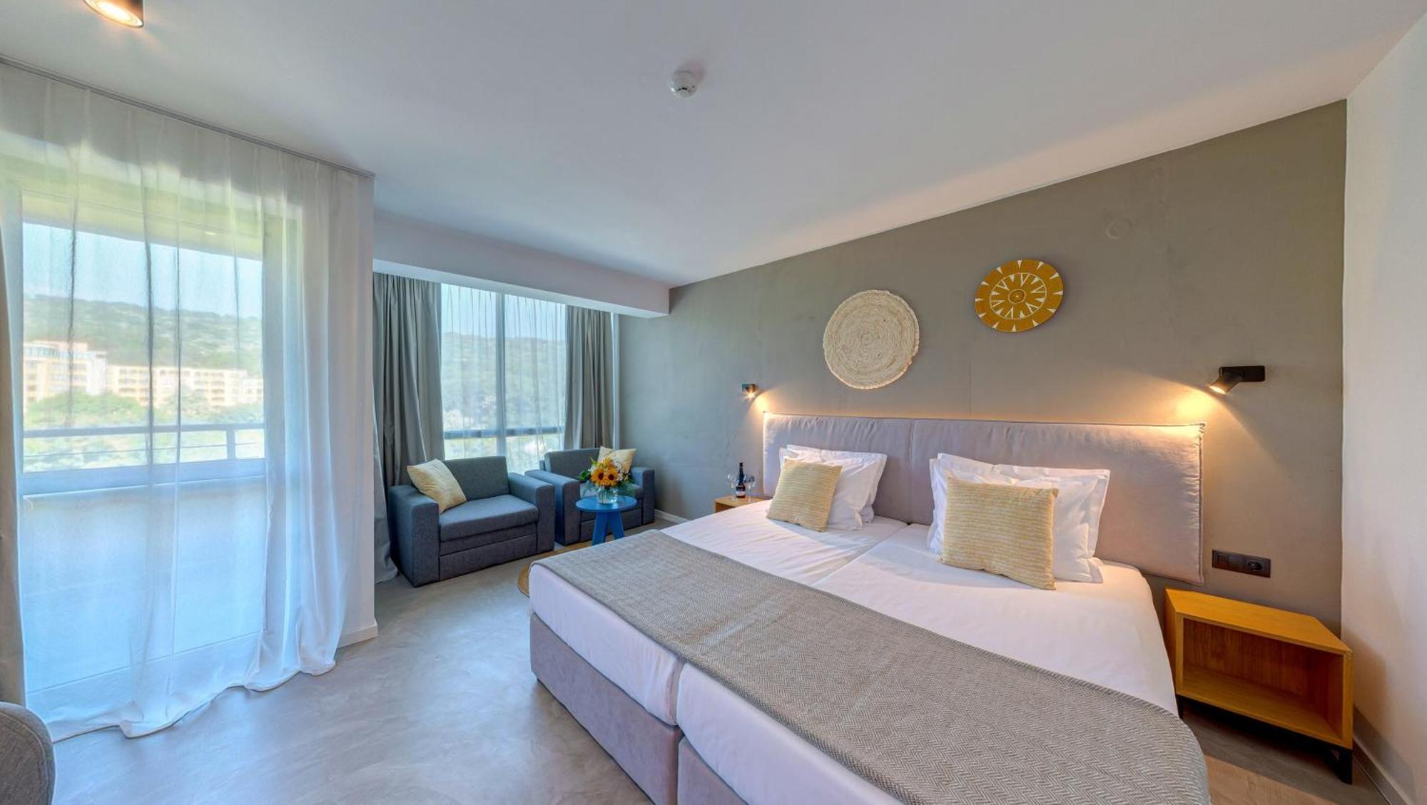 Hotel Excelsior Golden Sands Bagian luar foto